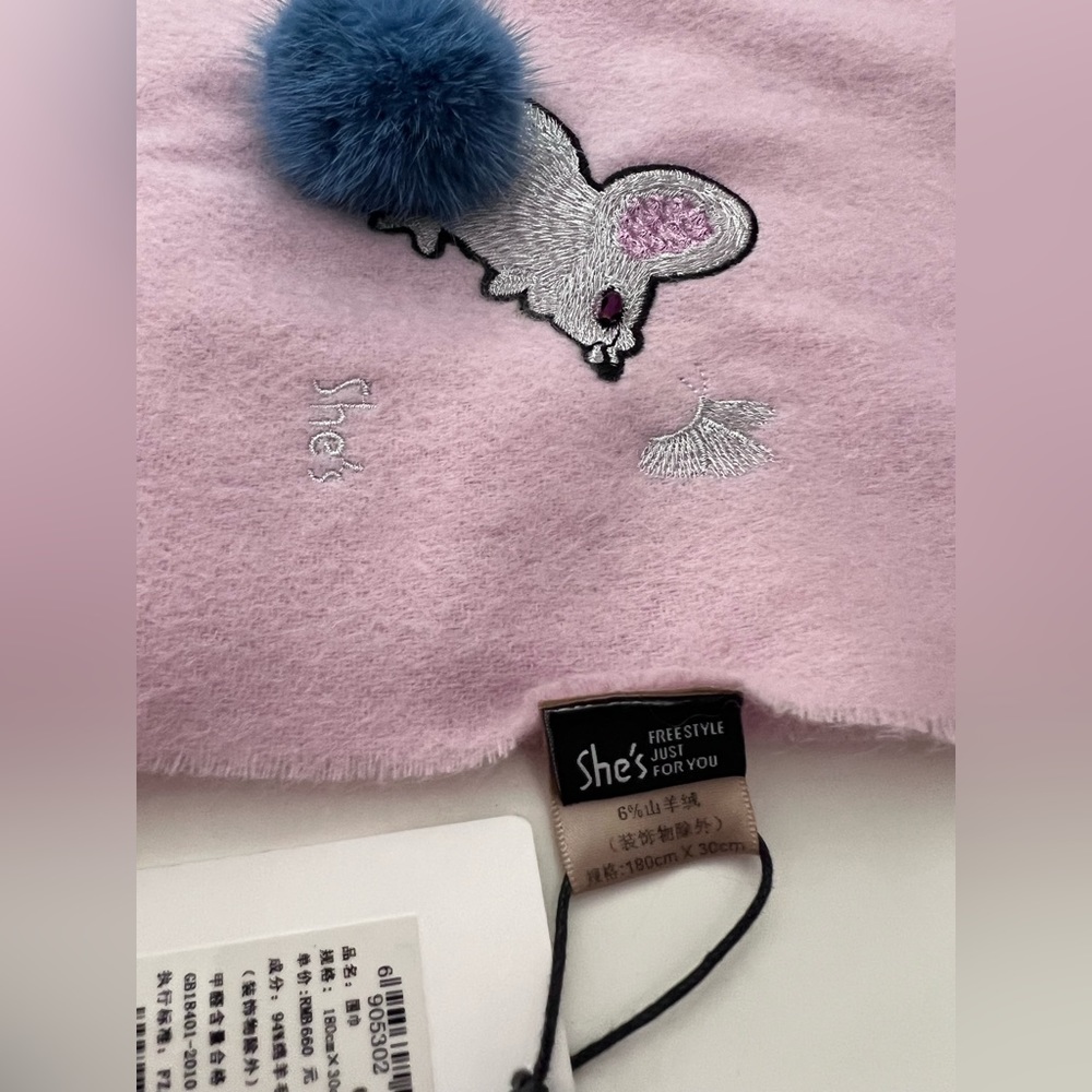 She's FREE STYLE JUST FOR YOU Scarf - Picture 6 of 7